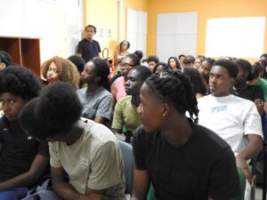 2 Visite des &eacute;l&egrave;ves de Terminale Jardin d'essai Duclos Petit-Bourg 21 01 2026 MJM ASSET (4).jpg