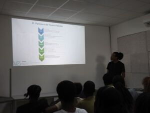 5 Visite des &eacute;l&egrave;ves de Terminale Jardin d'essai Duclos Petit-Bourg 21 01 2026 MJM ASSET (7).jpg